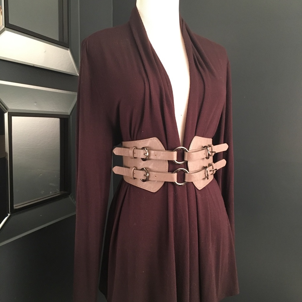 Gray fashion belt